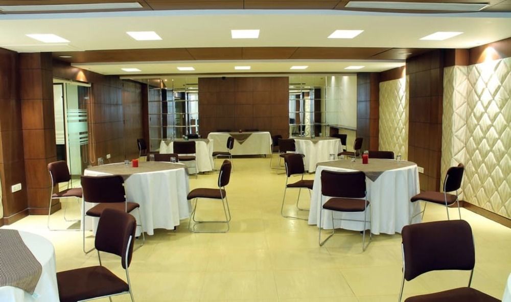 Hotel Apple Tree 古尔冈 外观 照片
